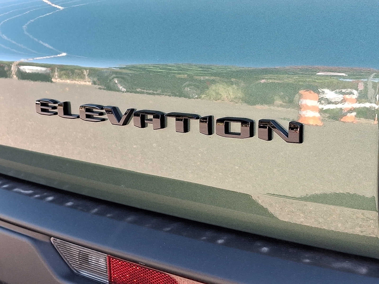 2027 GMC Acadia Elevation