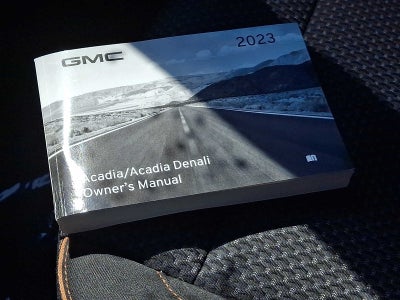 2023 GMC Acadia AT4