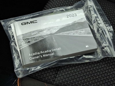 2023 GMC Acadia AT4