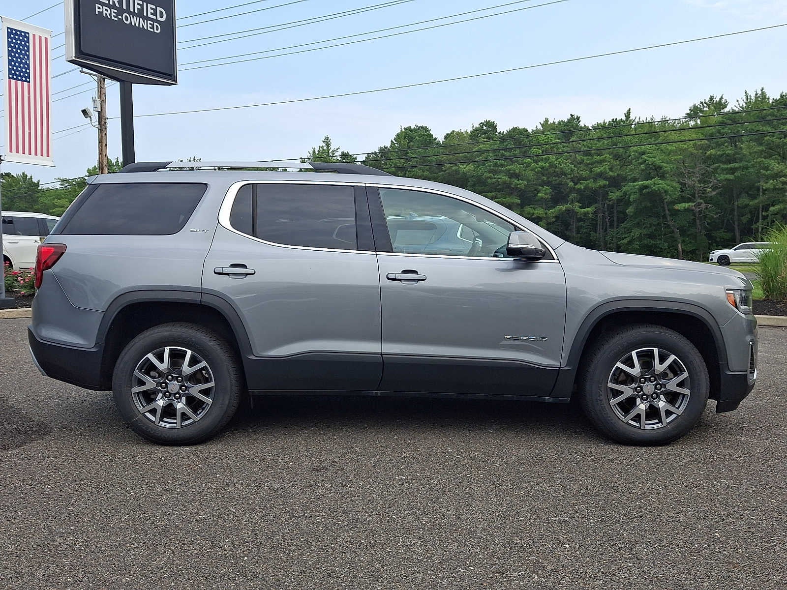 2023 GMC Acadia SLT