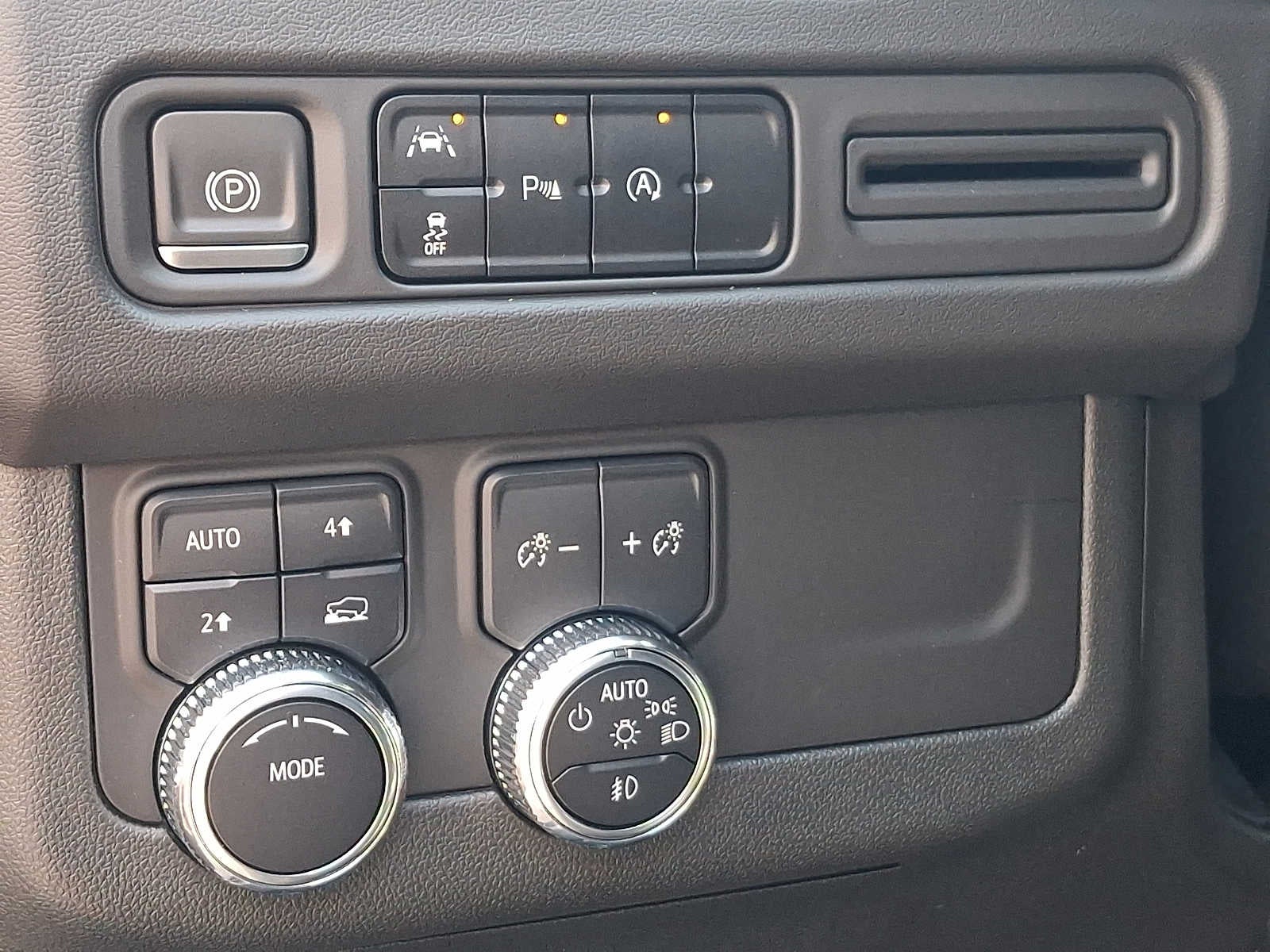 2023 GMC Yukon SLE