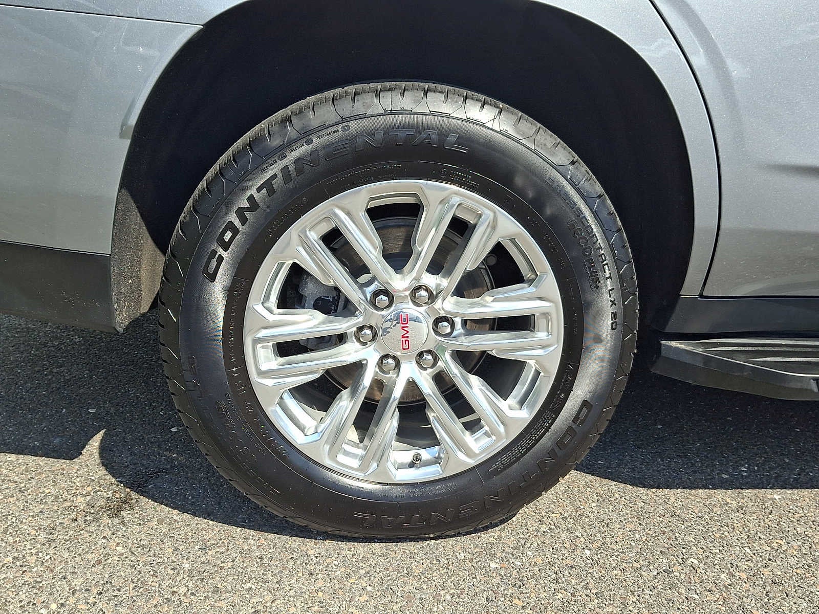 2023 GMC Yukon SLE