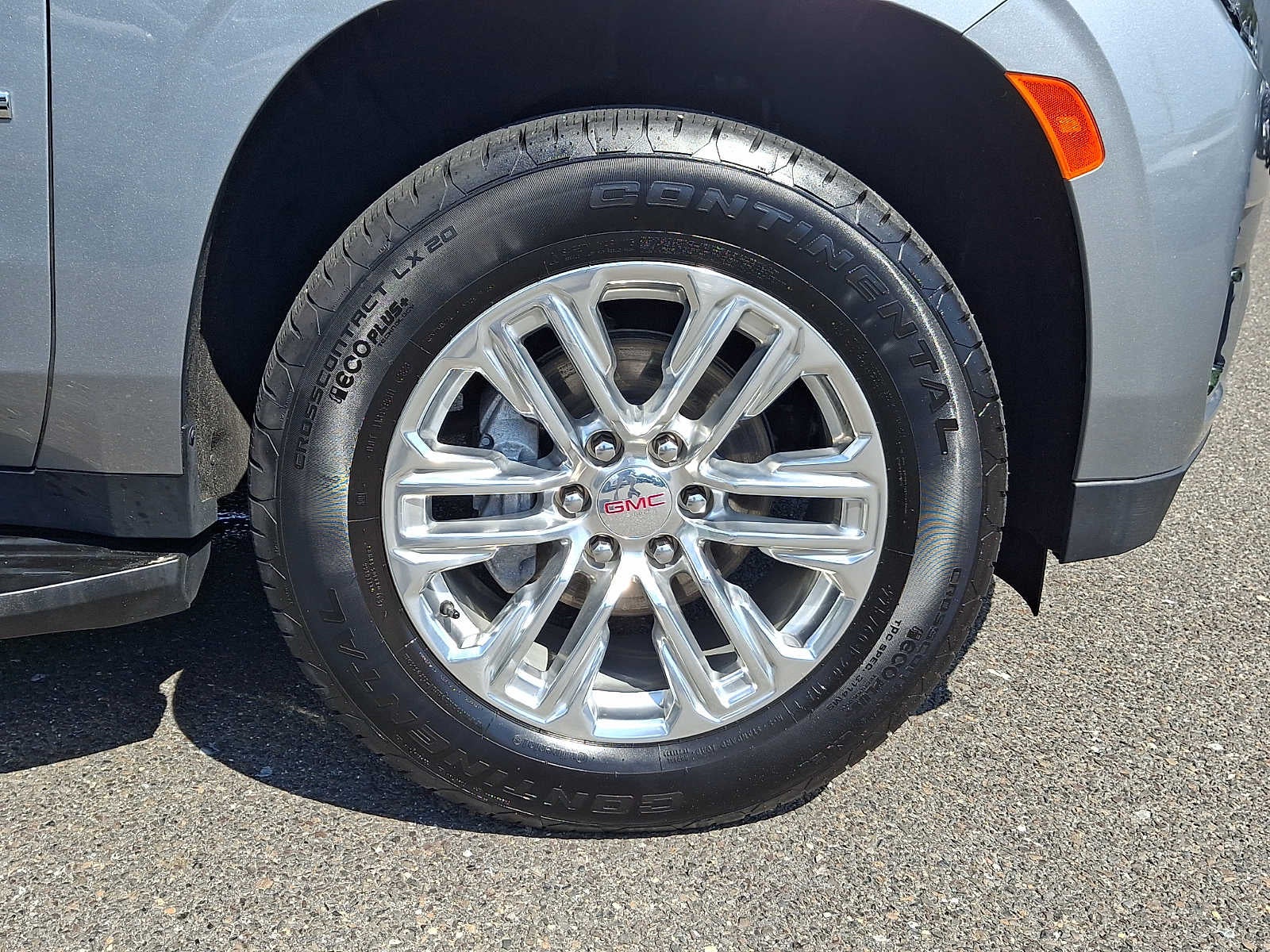 2023 GMC Yukon SLE