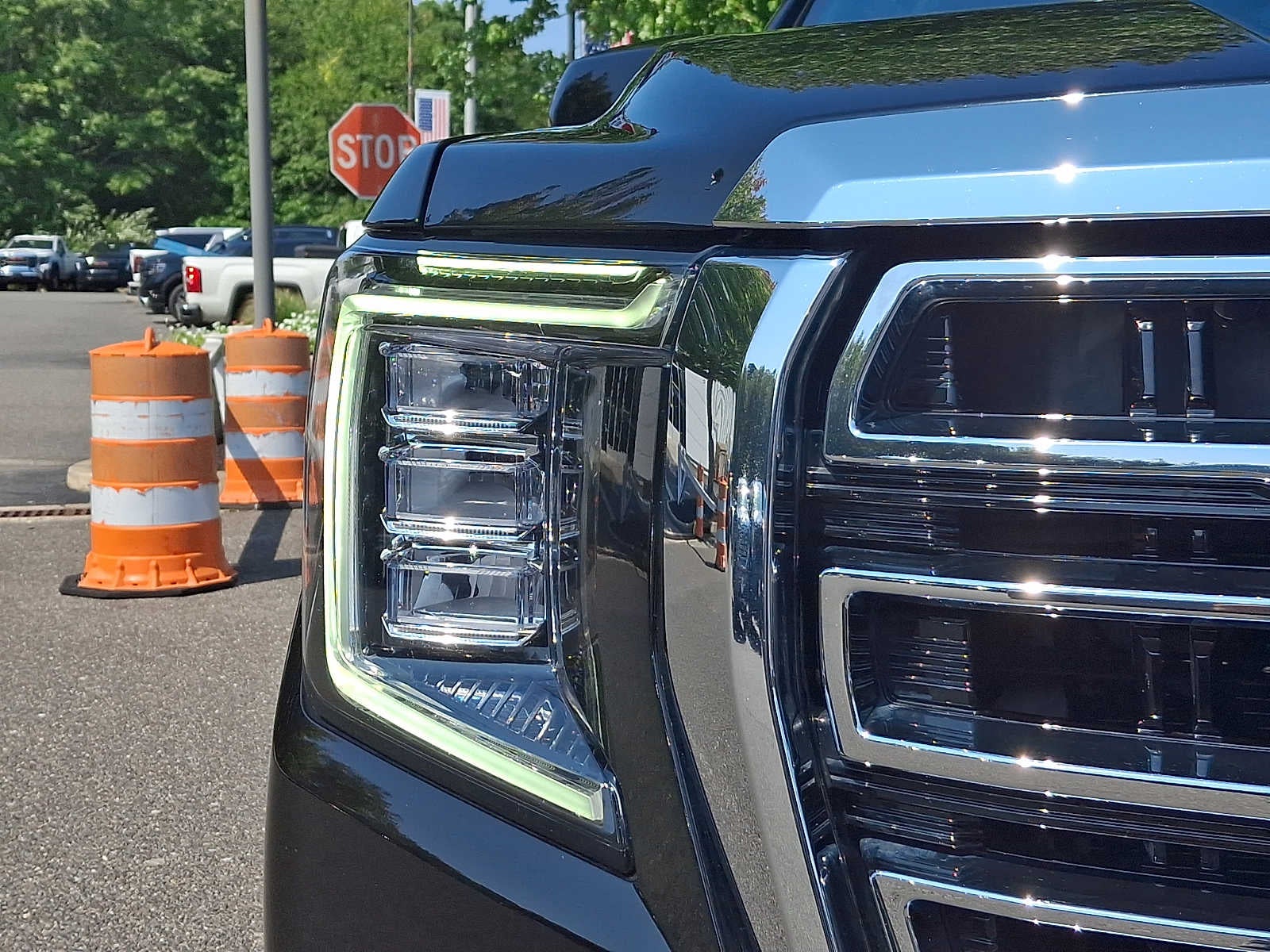 2024 GMC Yukon SLT