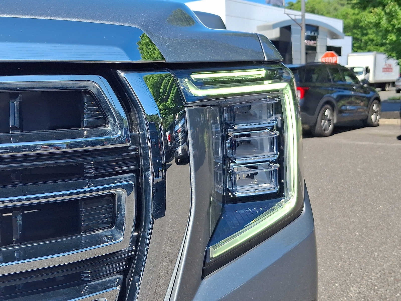 2024 GMC Yukon SLT