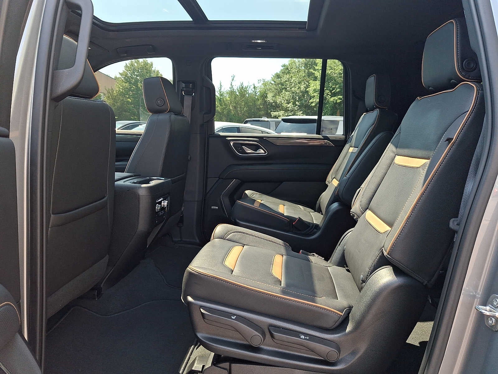 2023 GMC Yukon XL AT4