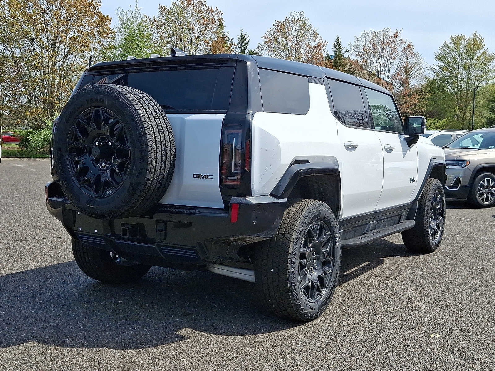 2025 GMC HUMMER EV SUV 2X