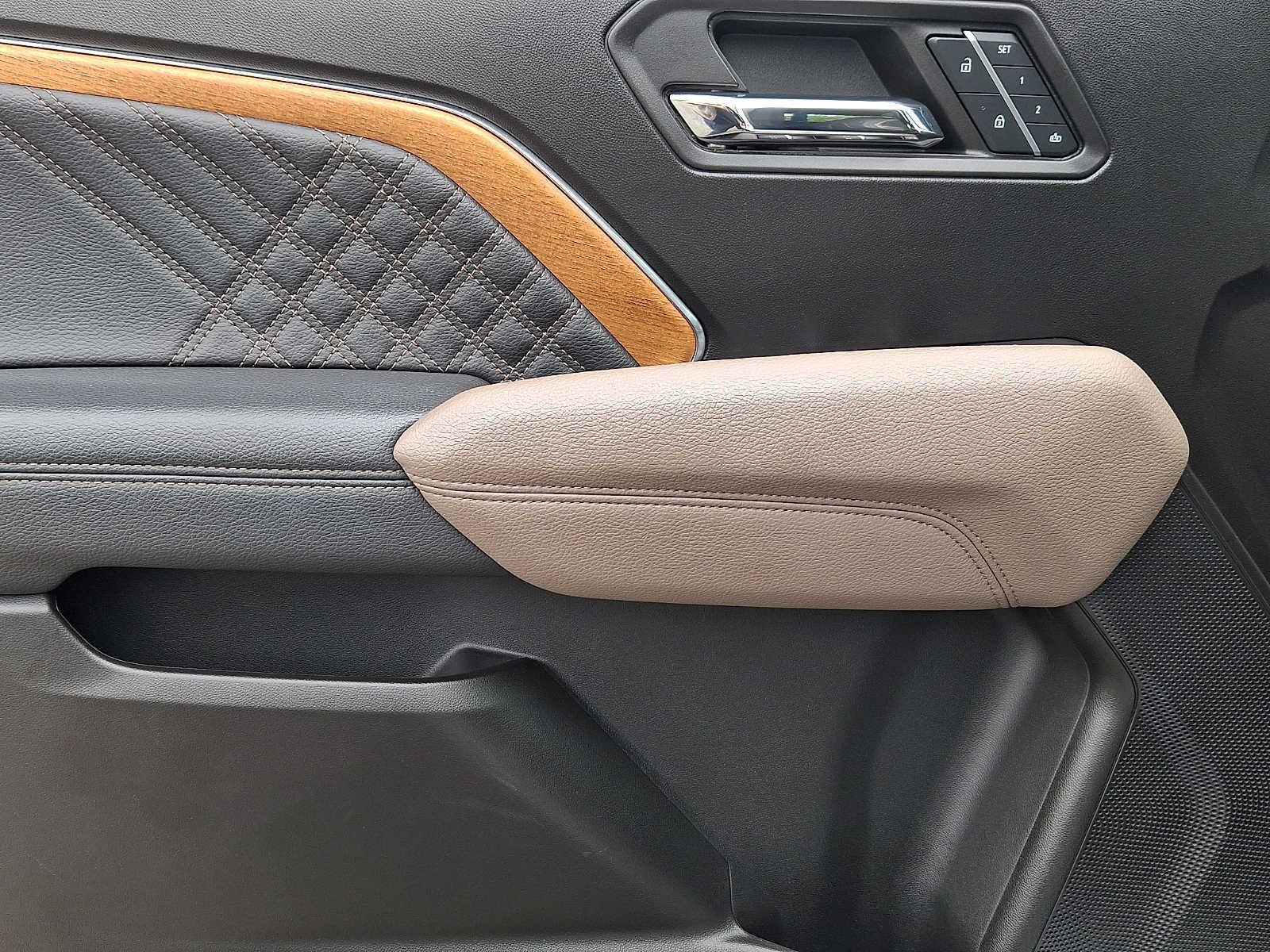 2023 GMC Canyon Denali