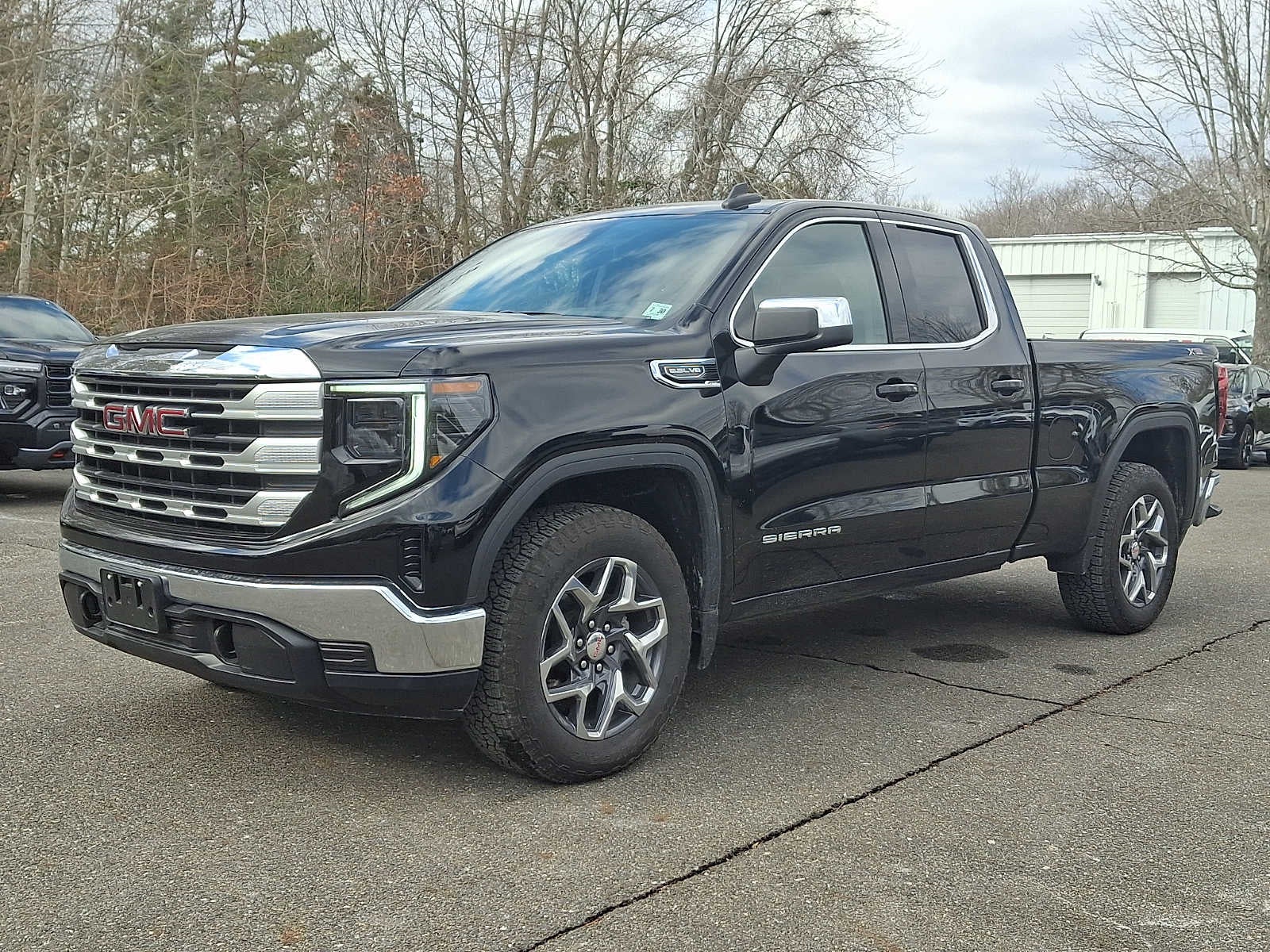 2025 GMC Sierra 1500 SLE