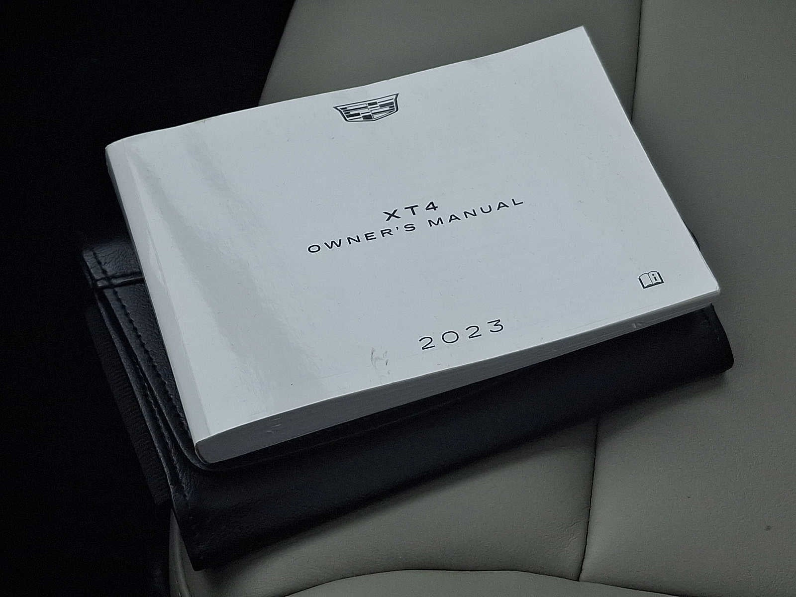 2023 Cadillac XT4 Luxury