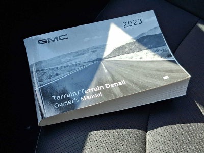 2023 GMC Terrain SLT