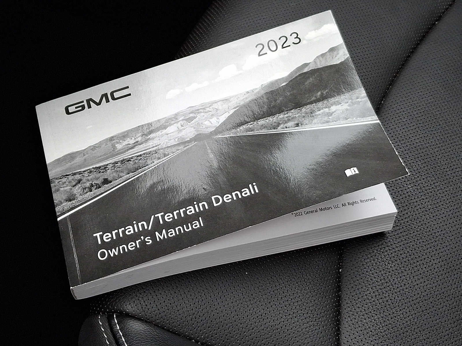 2023 GMC Terrain SLT