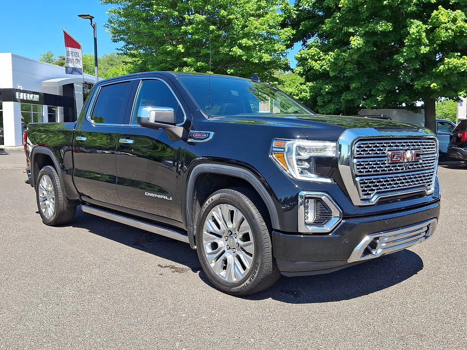 2022 GMC Sierra 4WD Crew Cab Short Box Denali's photo