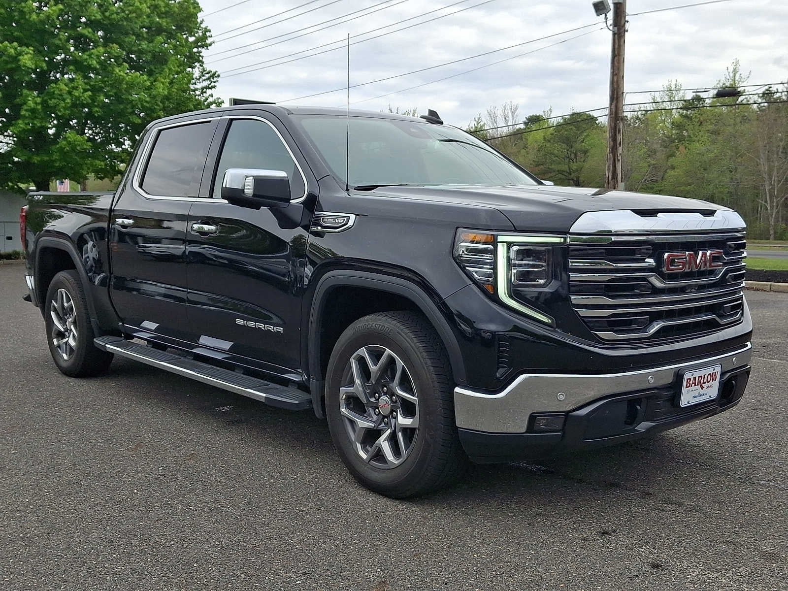 2023 GMC Sierra 4WD Crew Cab Short Box SLT's photo