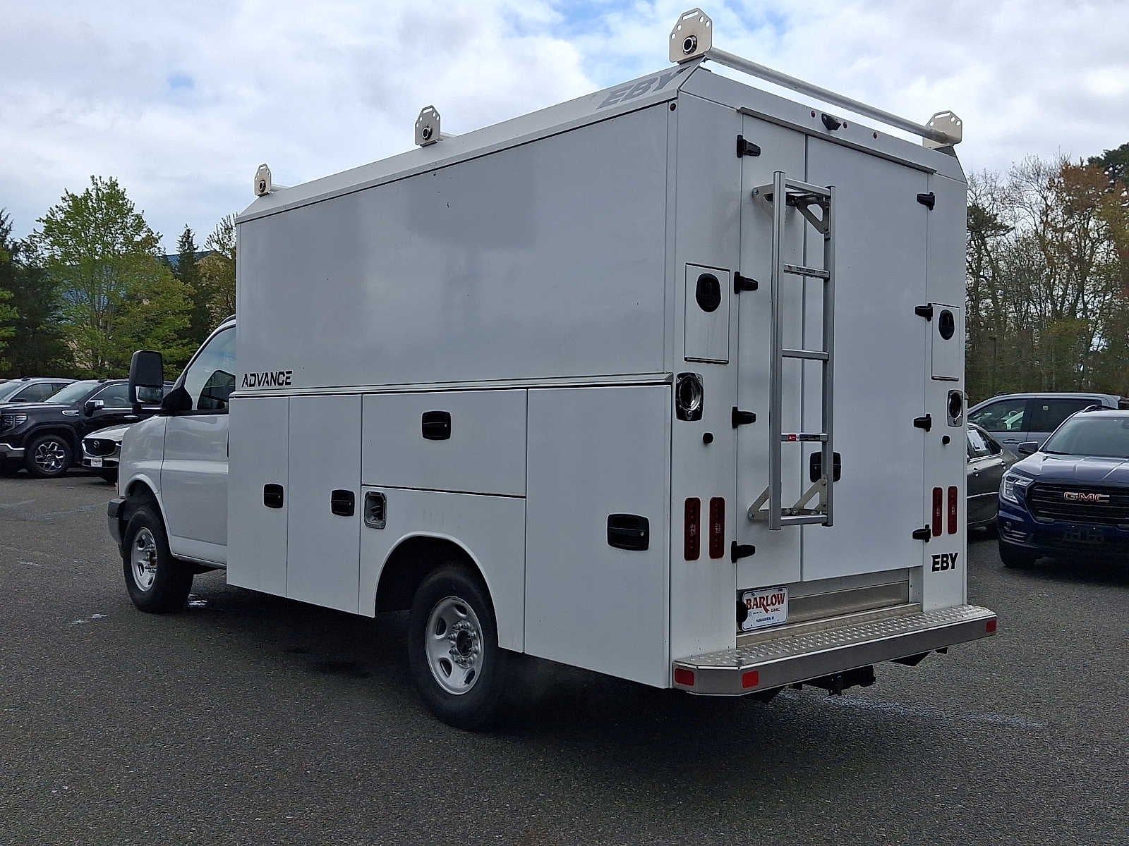 2025 GMC Savana Cutaway 3500 1WT