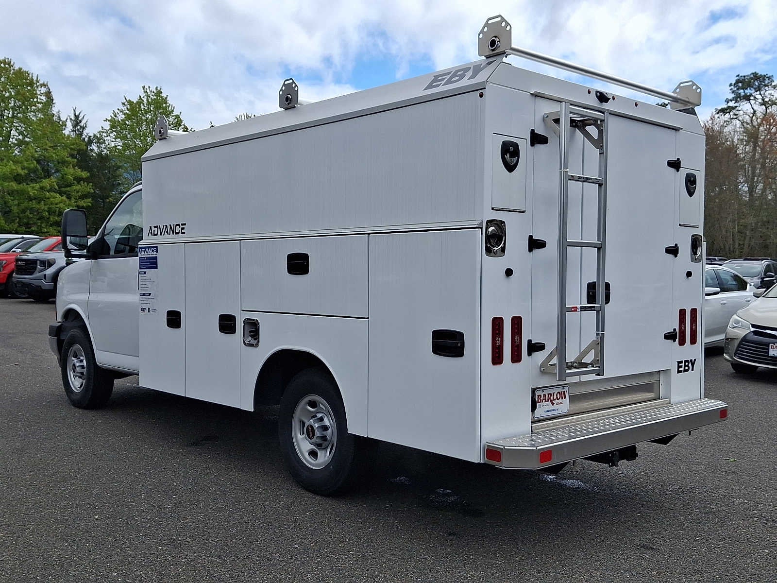2025 GMC Savana Cutaway 3500 1WT