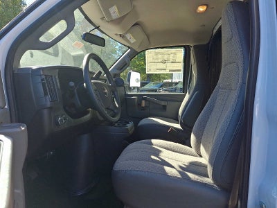 2025 GMC Savana Cutaway 3500 1WT