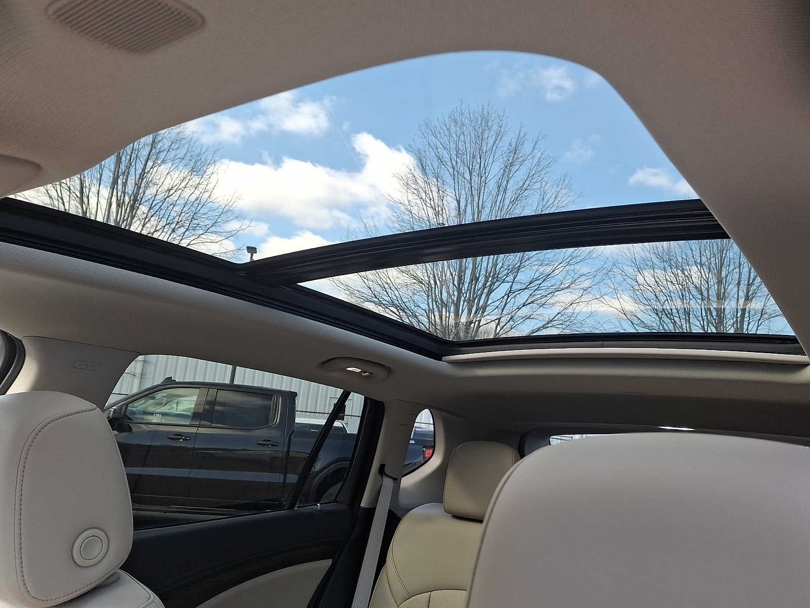 2020 Buick Envision Essence Group