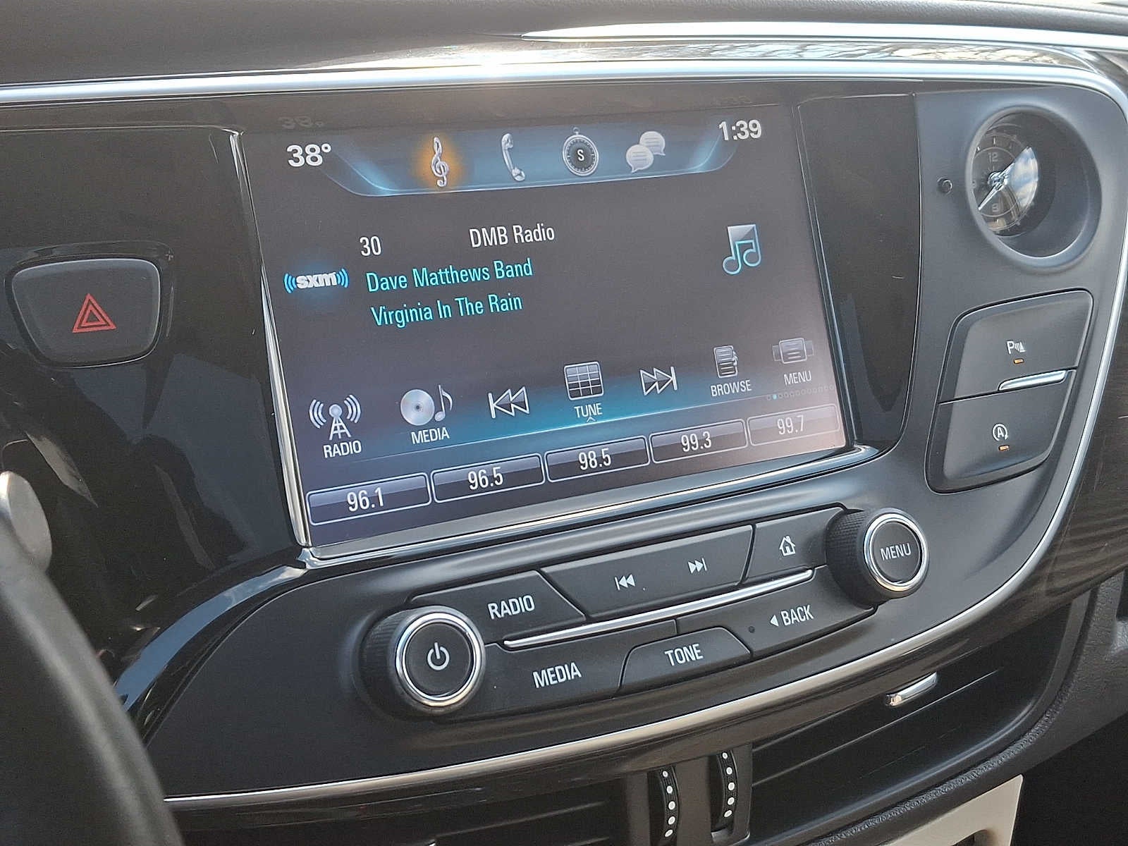 2020 Buick Envision Essence Group