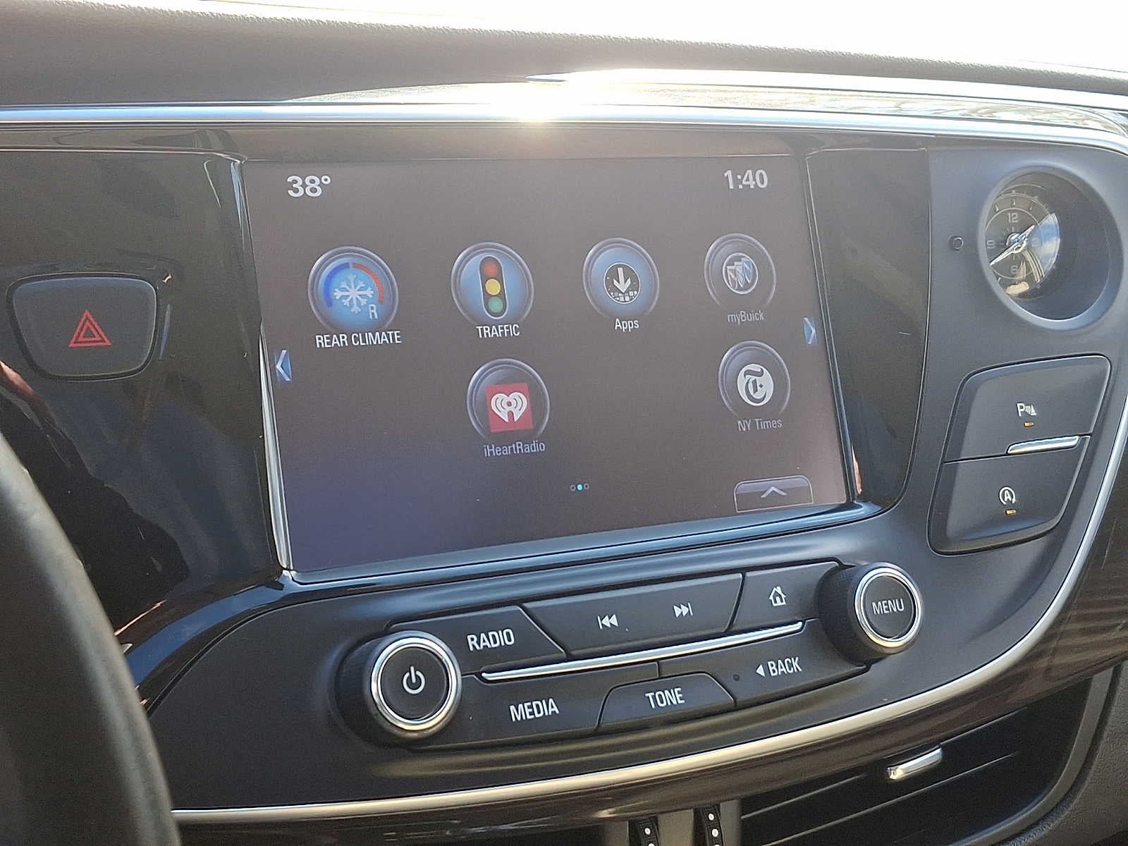 2020 Buick Envision Essence Group