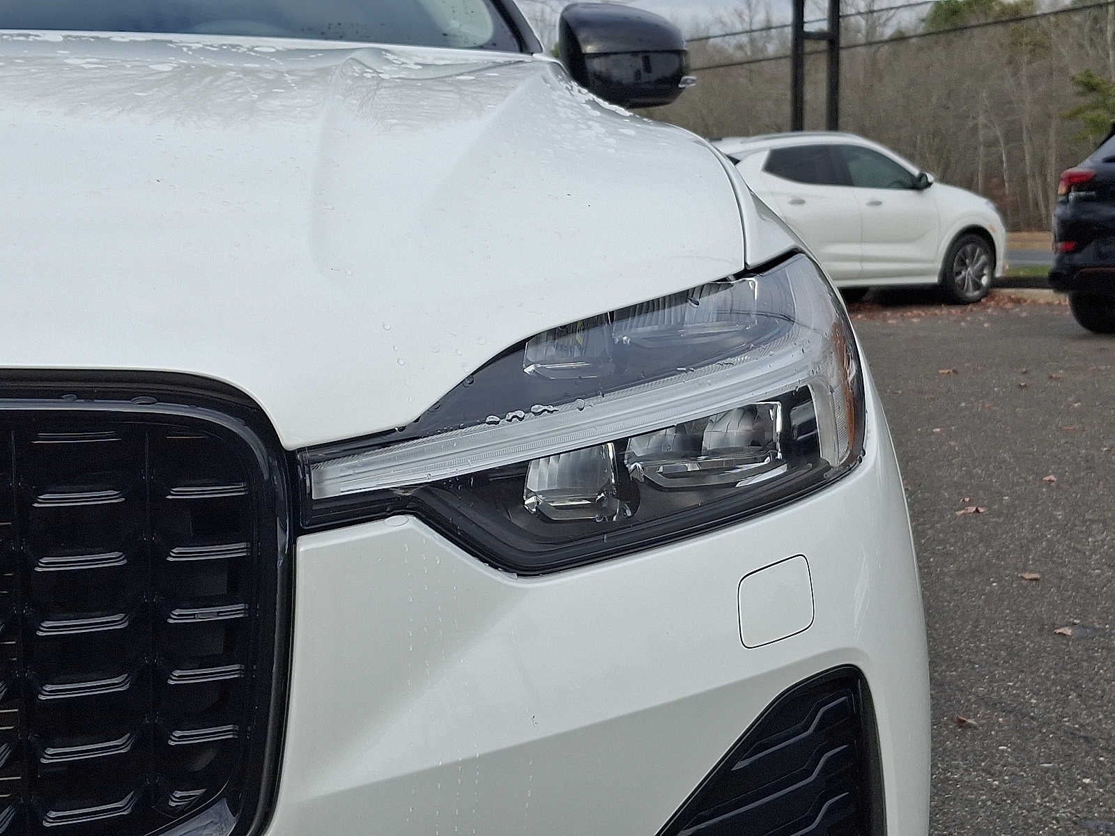 2024 Volvo XC60 Core Dark Theme