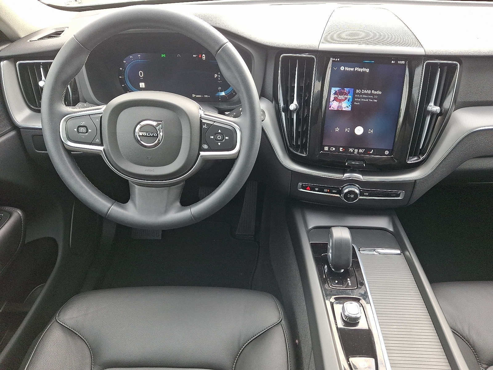 2024 Volvo XC60 Core Dark Theme