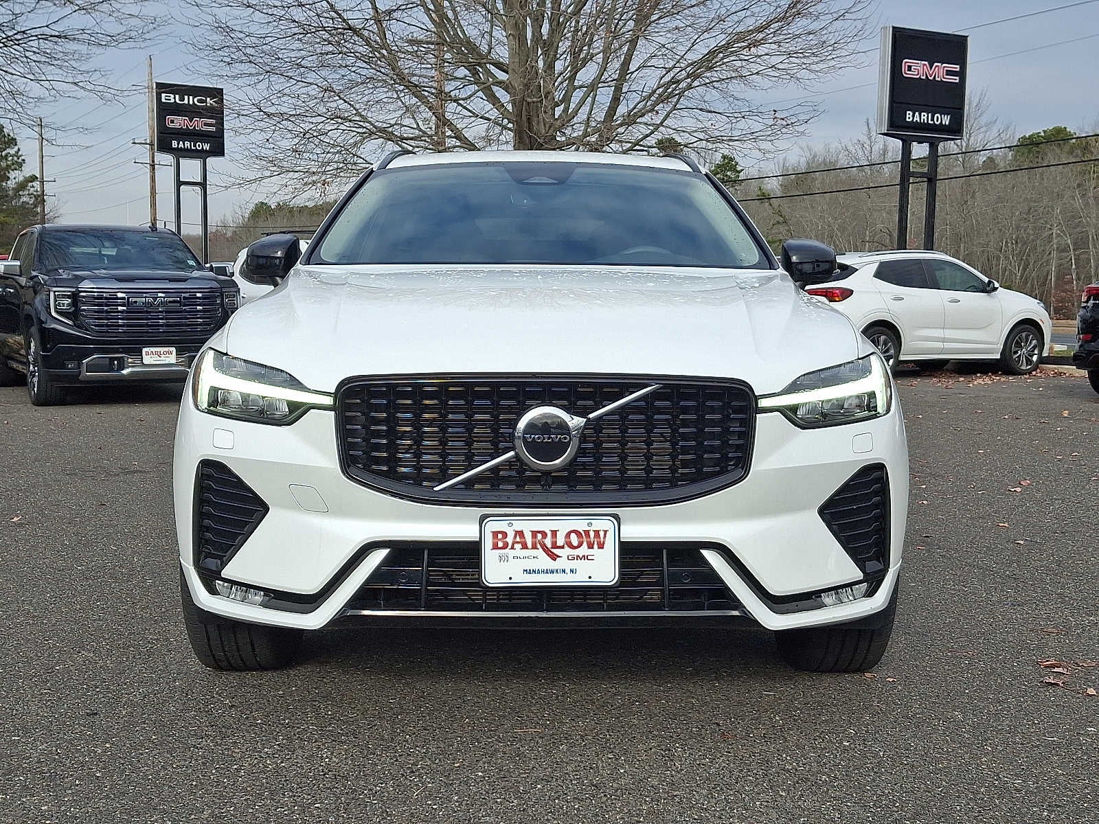 2024 Volvo XC60 Core Dark Theme