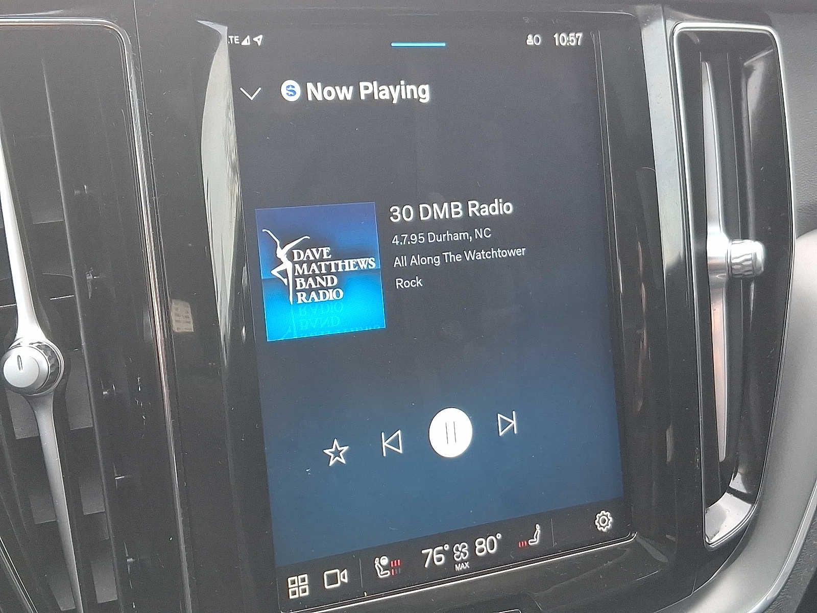 2024 Volvo XC60 Core Dark Theme