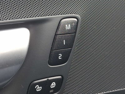 2024 Volvo XC60 Core Dark Theme