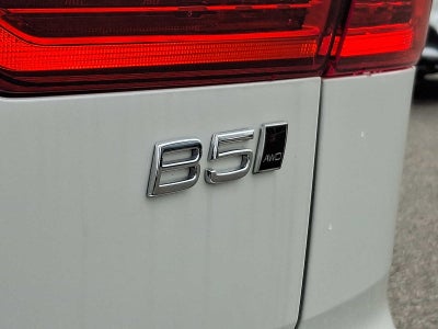 2024 Volvo XC60 Core Dark Theme